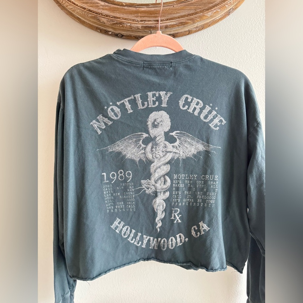 Daydreamer Motley Crue Graphic Tee - washed grey/ green/ size S/ PRICE FIRM - Picture 3 of 6